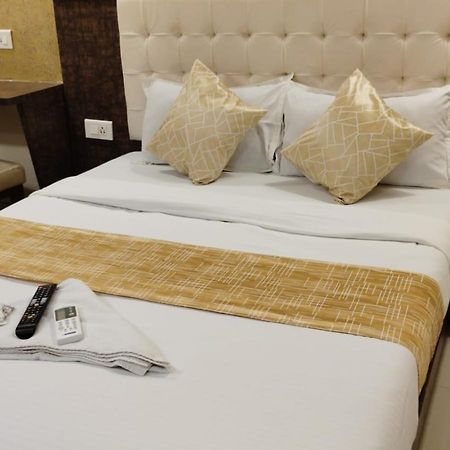 Hotel Crystal Park Near Nesco Exhibition Center Mumbai Kültér fotó