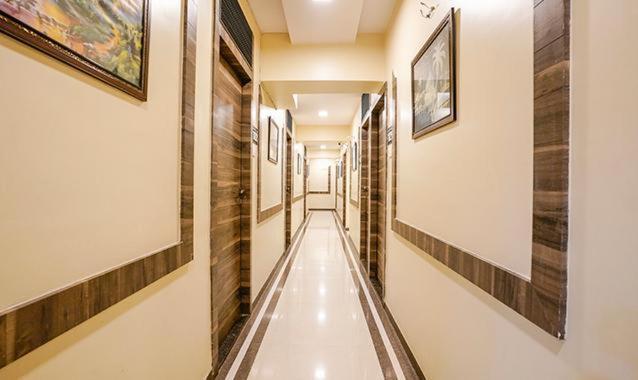 Hotel Crystal Park Near Nesco Exhibition Center Mumbai Kültér fotó