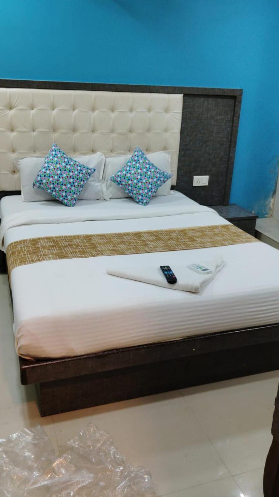 Hotel Crystal Park Near Nesco Exhibition Center Mumbai Kültér fotó