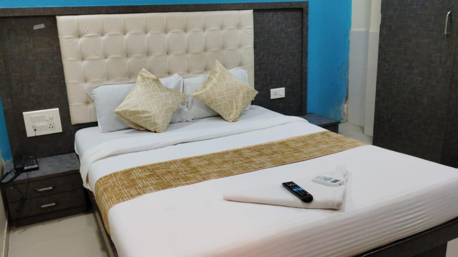 Hotel Crystal Park Near Nesco Exhibition Center Mumbai Kültér fotó