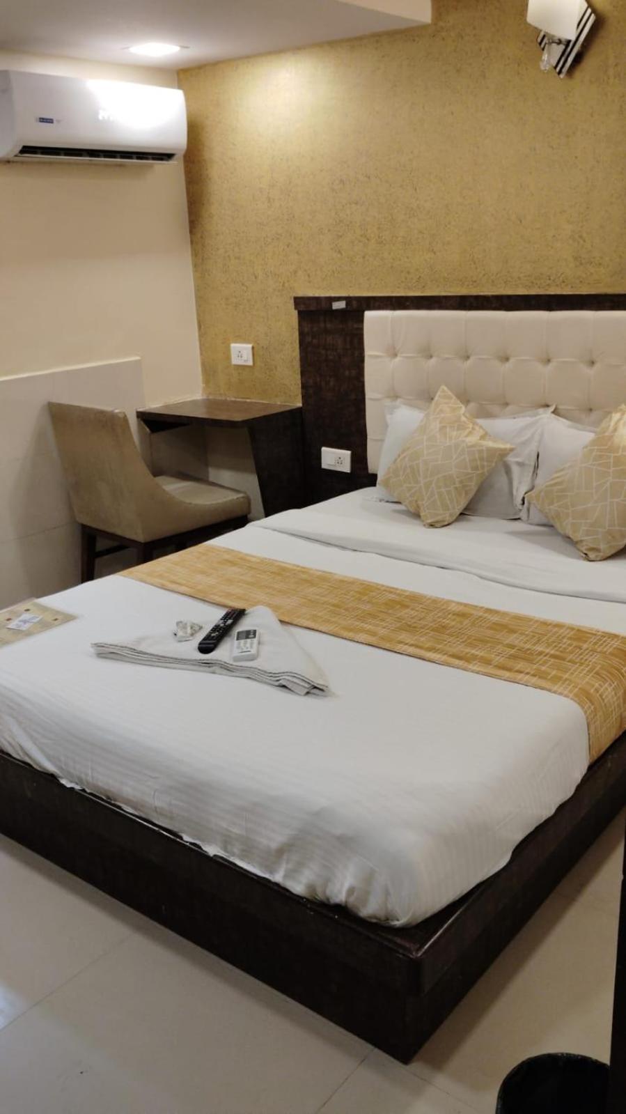 Hotel Crystal Park Near Nesco Exhibition Center Mumbai Kültér fotó