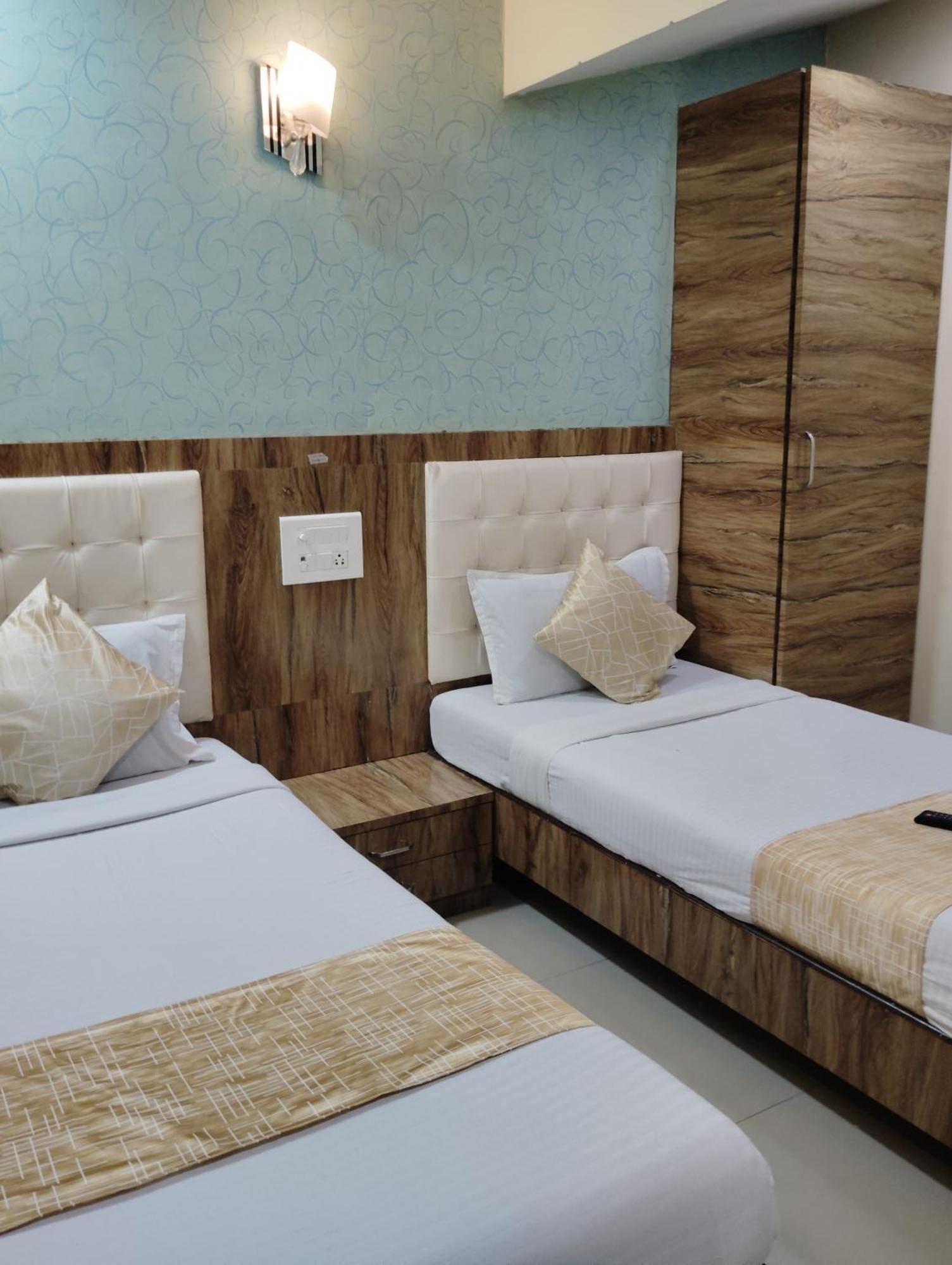 Hotel Crystal Park Near Nesco Exhibition Center Mumbai Kültér fotó