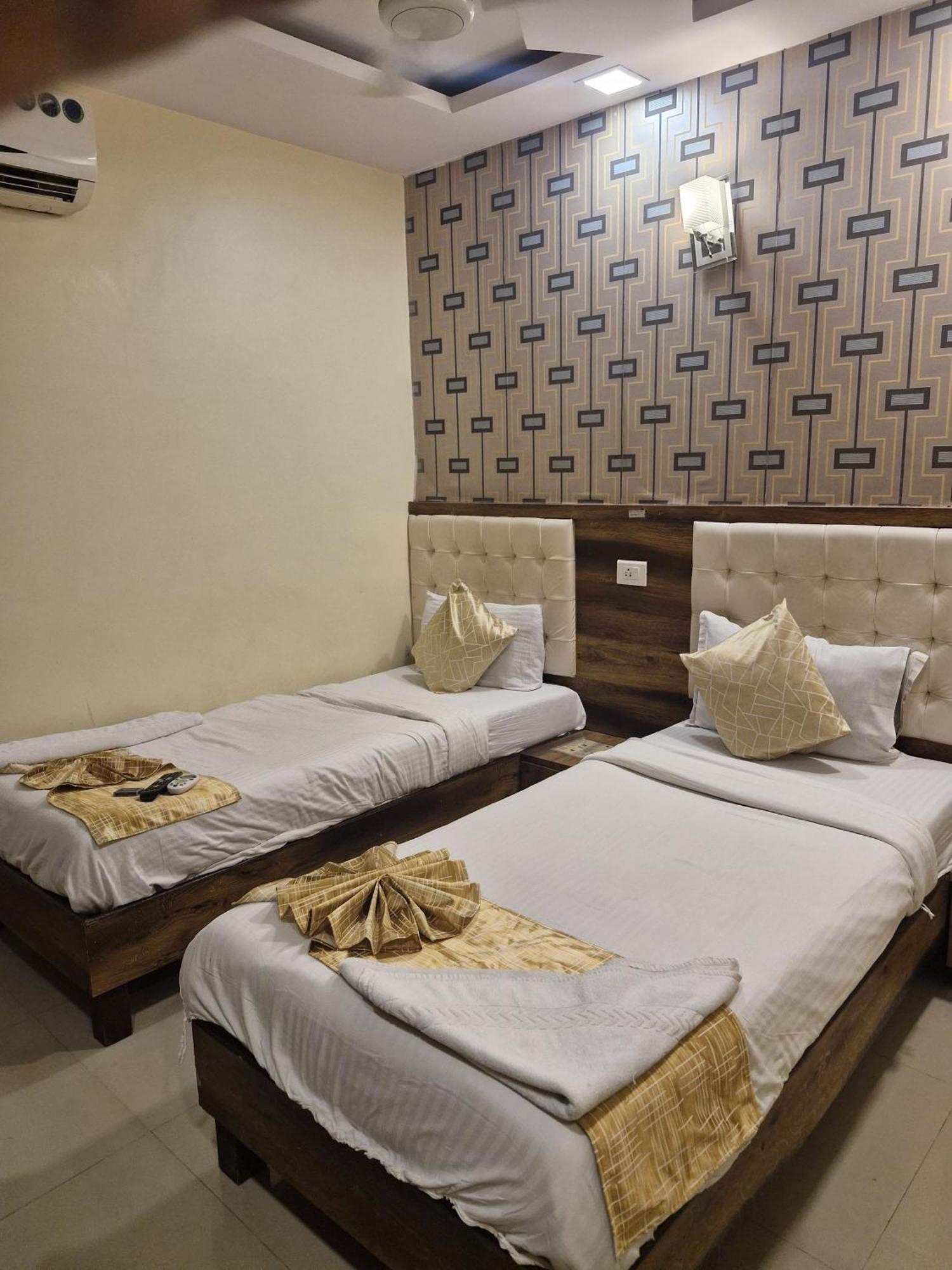 Hotel Crystal Park Near Nesco Exhibition Center Mumbai Kültér fotó
