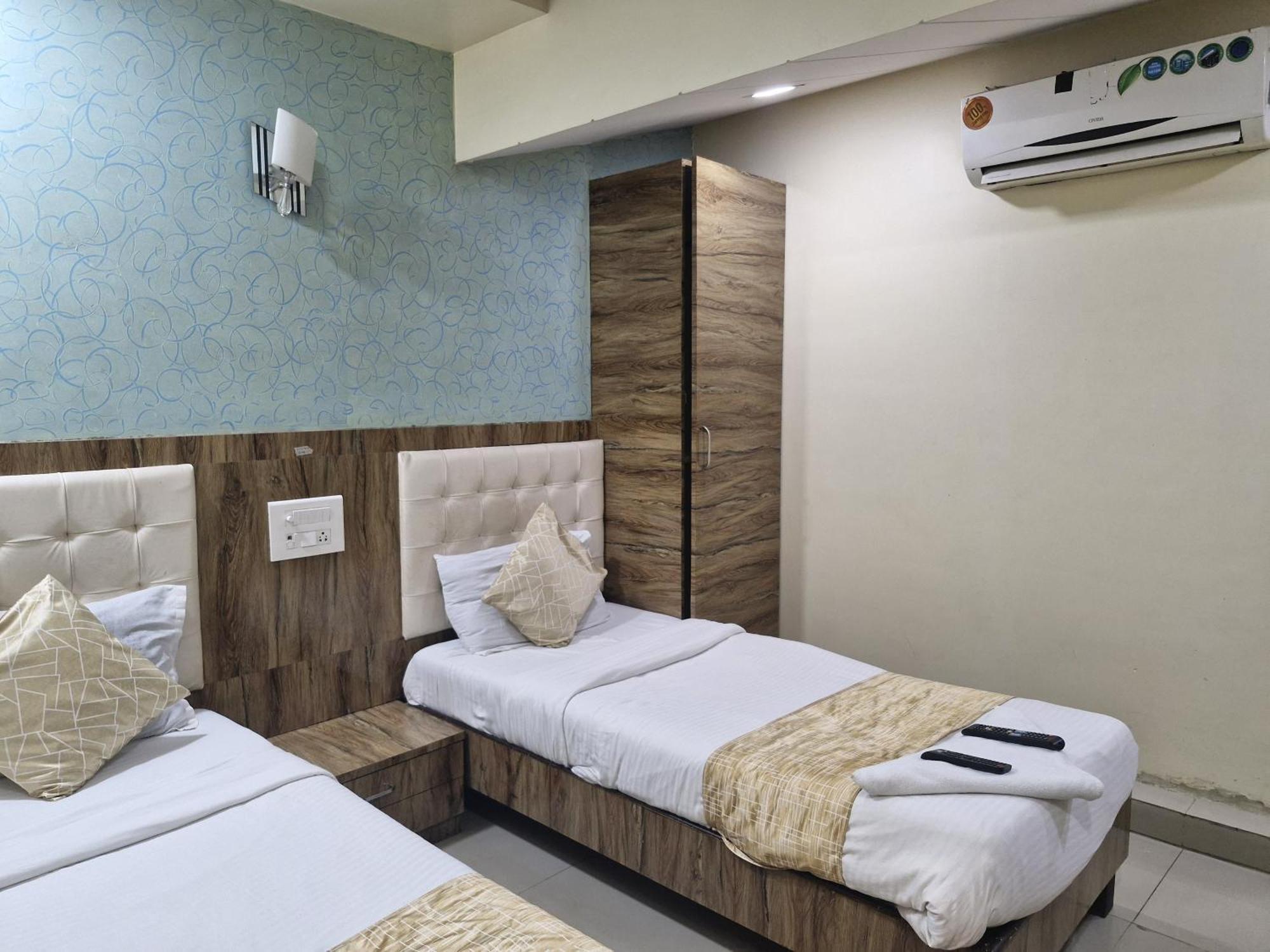 Hotel Crystal Park Near Nesco Exhibition Center Mumbai Kültér fotó