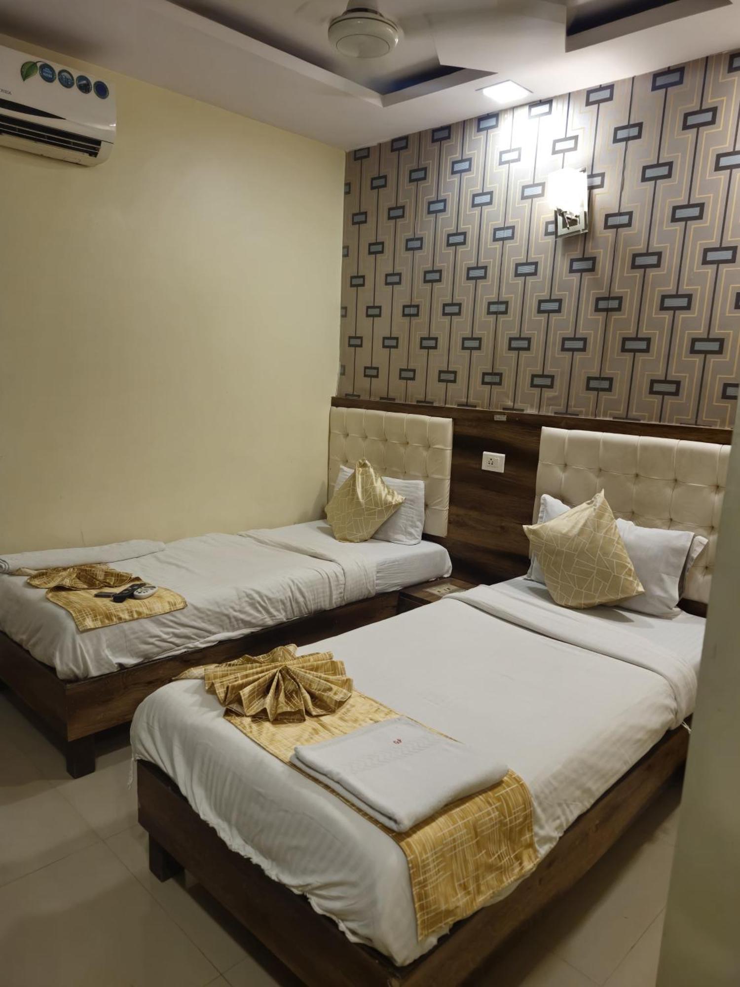 Hotel Crystal Park Near Nesco Exhibition Center Mumbai Kültér fotó